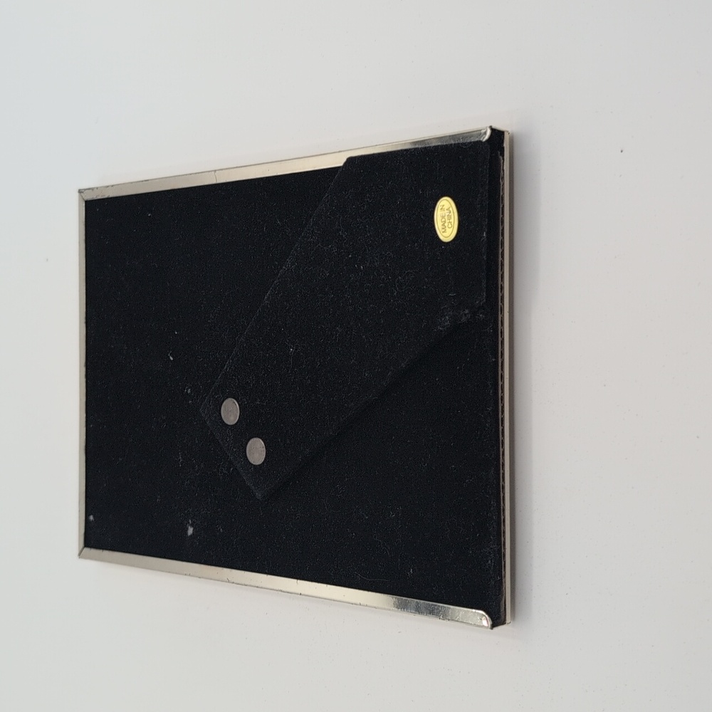Elegant Silver Photo Frame - Picture 5 of 8